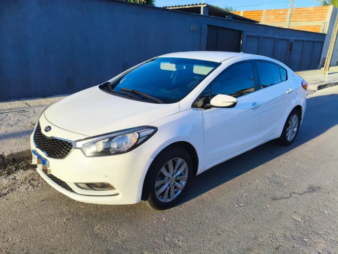 Kia Motors Cerato 1.6 16V Flex Aut. 2014