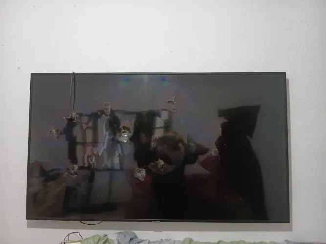 TV com.tela quebrada