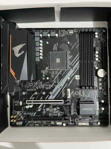 Placa mãe B550m Aorus