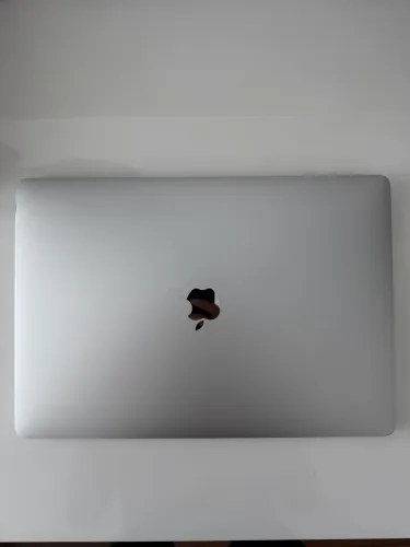 MacBook Pro 15" (2019) Intel Core i9 Octa-Core | 16GB RAM | SSD 512GB |