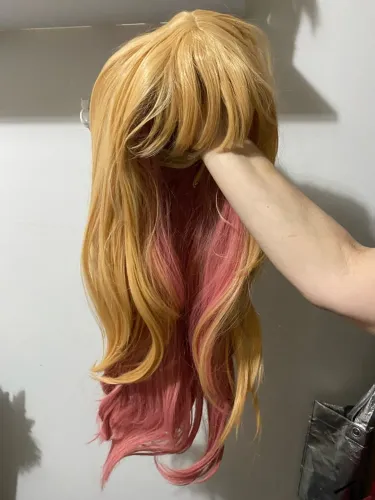 Peruca loira com pontas rosas para cosplay