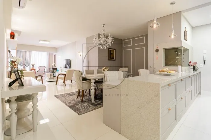 Apartamento 2 suítes no melhor condomínio clube de Jurerê