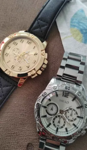 Vendo 2 relógios masculinos novos sem uso lindos 