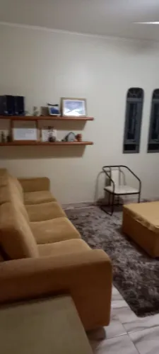 Alugo casa grande com 04 quartos área central de Campo Grande MS
