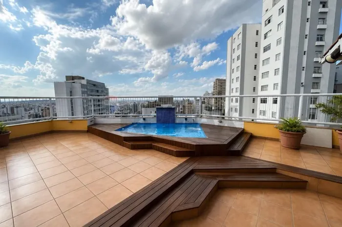 COBERTURA TRIPLEX NO GUTIERREZ COM VISTA INCRÍVEL