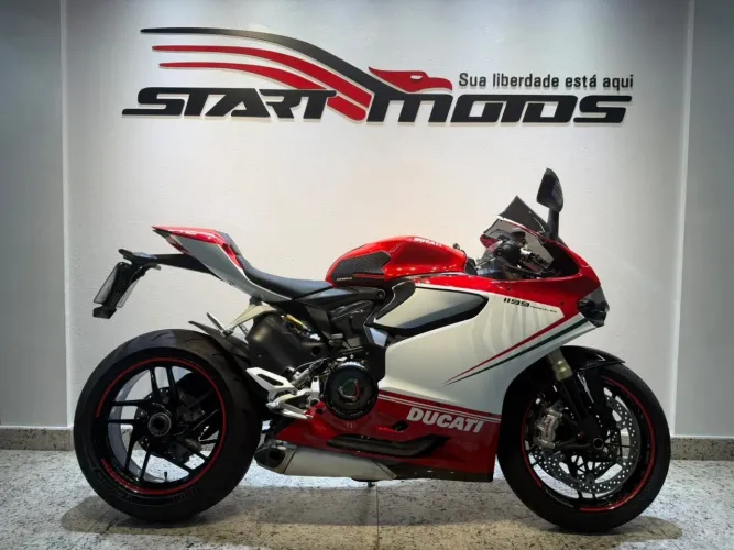 DUCATI SUPERBIKE PANIGALE 1199 2014