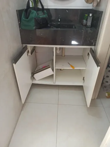 A imobiliaria pediu para trocar moveis