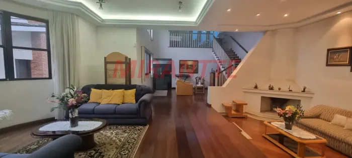 Sobrado de 700m² com 4 quartos em Horto Florestal