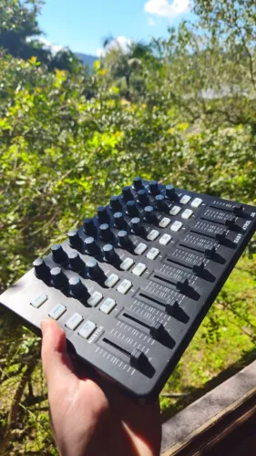 Controladora Midi Easy Control Plus
