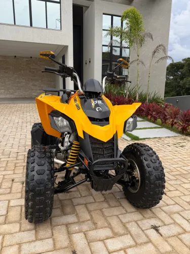 Quadriciclo can am ds 250