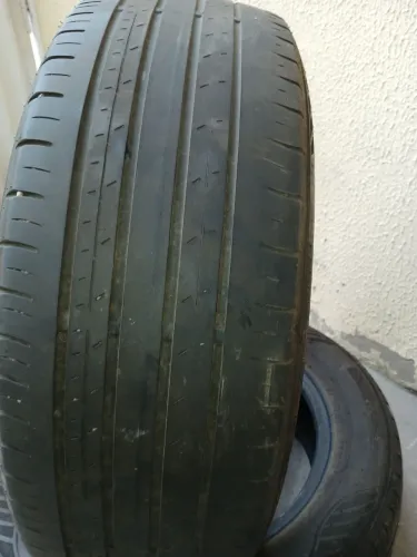 2 Pneus Dunlop 205/60 R16 meia vida