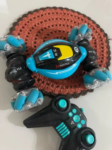 Carrinho controle remoto drift - controla na pulseira 