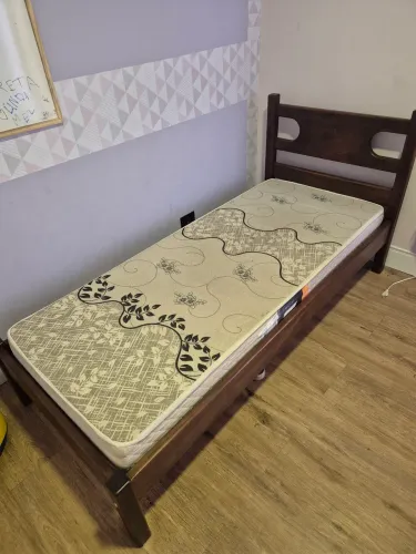 Cama solteiro madeira maciça