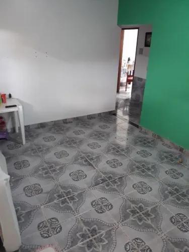 Aluga se está casa