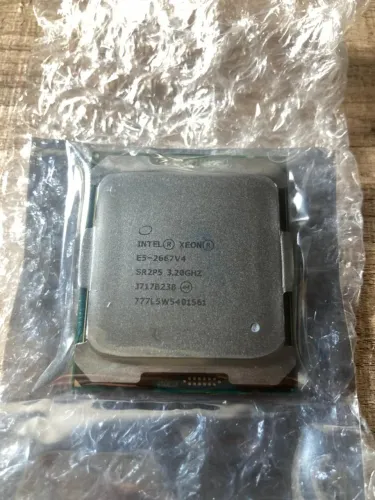 Processador Intel Xeon E5-2667 V4