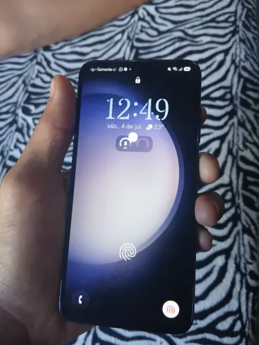 Vendo s23 256gb super conservado ou troco por iphone ou algo do meu interesse