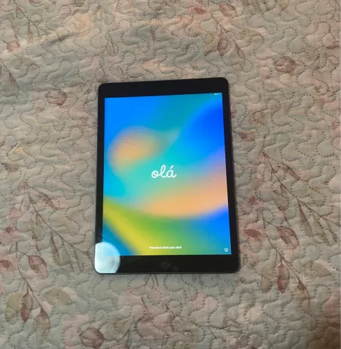 Vendo iPad semi novo 9ª geração 