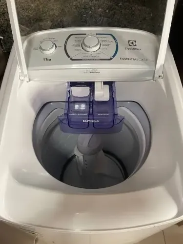 Máquina de Lavar Electrolux 11kg LES11 - Excelente Estado - 220V
