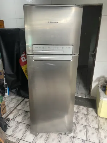 Geladeira Eletrolux dfx50 Frostfree