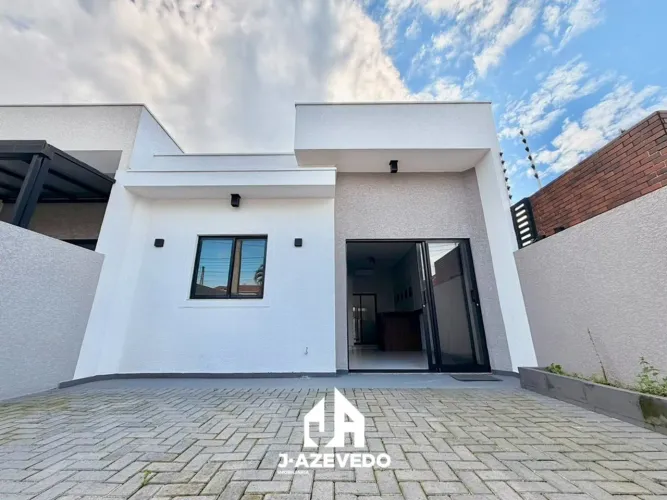 Casa na quadra do mar em Matinos