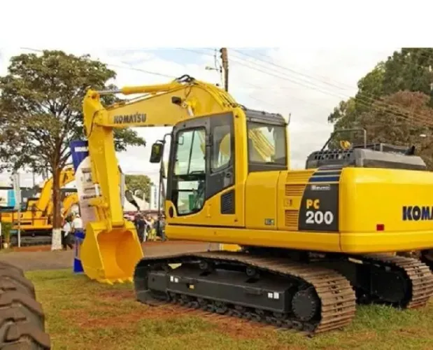 ESCAVADEIRA PC 200 KOMATSU   REPASSE 