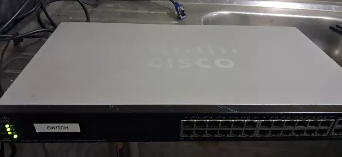 SWITCH CISCO SF500