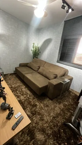 Lindo sofá 3 lugares suede seminovo