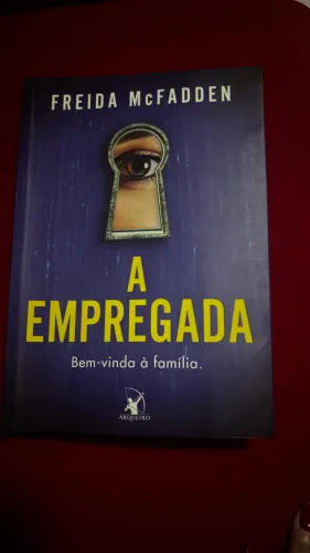 Livro A empregada - Freida McFadden