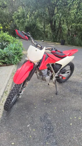 XR 200 DE TRILHA