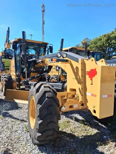 MOTONIVELDORA JOHN DEERE 620P