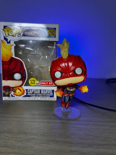 funko pop #433 captain marvel (capitã marvel) edição exclusiva target (eua)