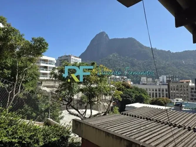 Casa Excelente com 3 quartos, suíte e piscina aquecida.