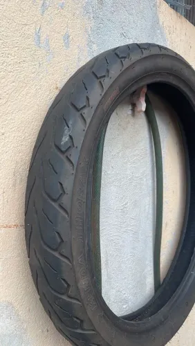 Pneu traseiro usado <br><br>$120,00