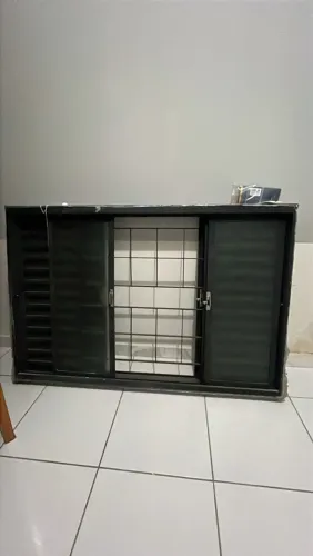 Duas Janelas 1,5mx1,00m com 6 folhas semi novas