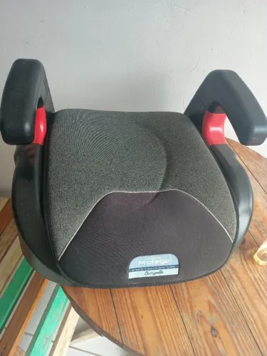Cadeira elevatória infantil, para carro.
