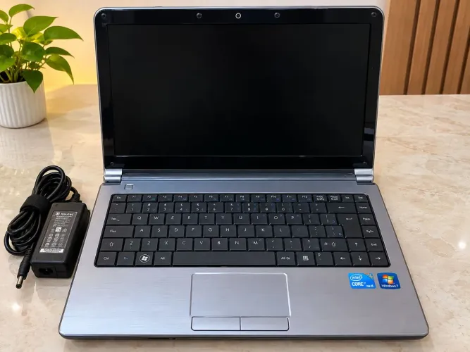 ? Notebook Itautec InfoWay W7430 Core i3 + 4GB RAM + 240GB