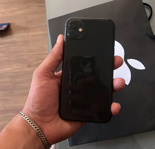 iphone 11 64g bateria 78% <br>carregador caixa e capinha