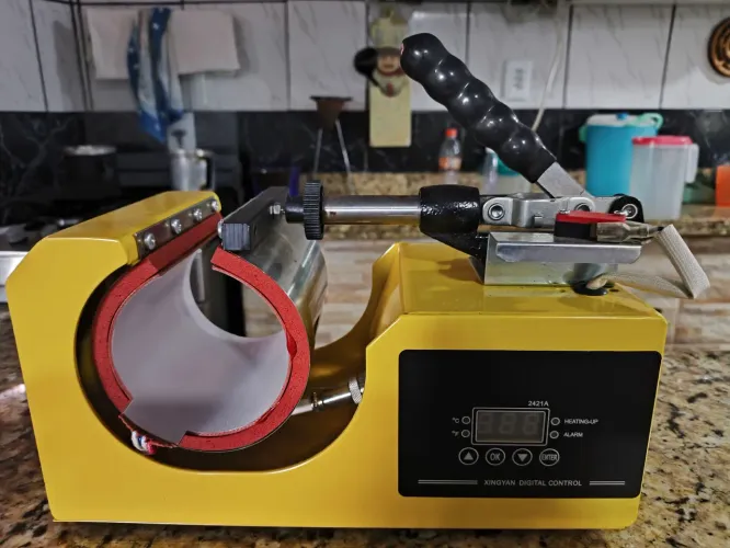 Prensa Térmica para sublimação de canecas.