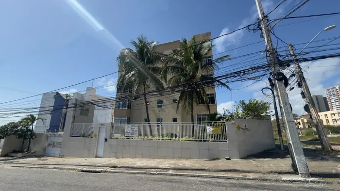Apartamento semi-mobiliado com 4 quartos na Av. Santos Dumont 171m² área privativa.