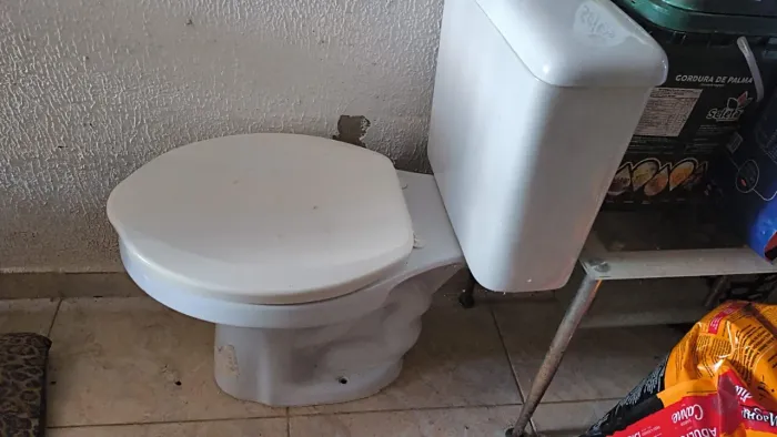 Vaso sanitário Deca.