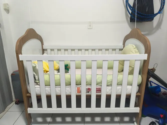 Berço americano com colchão hipermeavel. Pouquíssimo usado