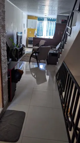 VENDO OU TROCO CASA MODERNA EM CONDOMÍNIO