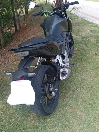 Vende se CB 300 Twister