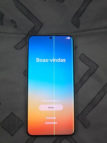 Galaxy S22+ com tela defeituosa 