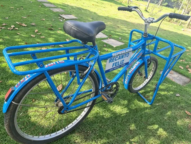 Vendo bicicleta cargueira com veio contra pedal  semi nova