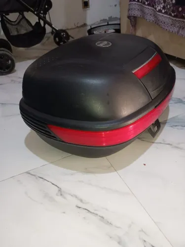 Baú Givi 45 litros semi novo