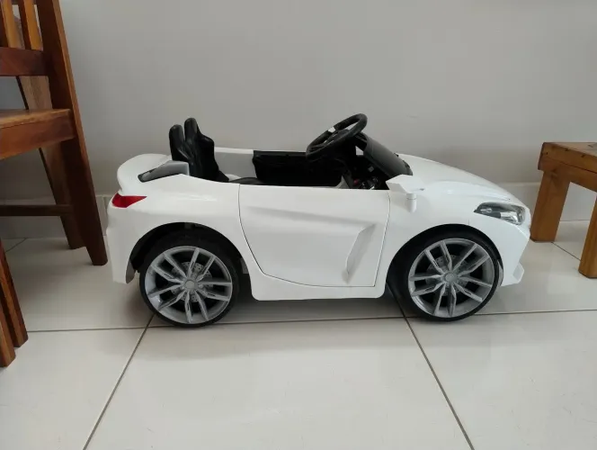 Vendo carrinho elétrico Modelo BMW Z4