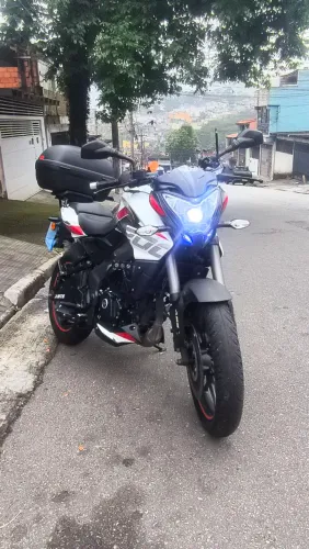BAJAJ DOMINAR 200 2025