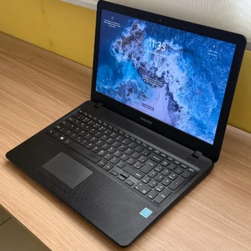 Notebook Samsung, Intel Celeron, 8gb de RAM, 224gb de SSD e tela de 15.6