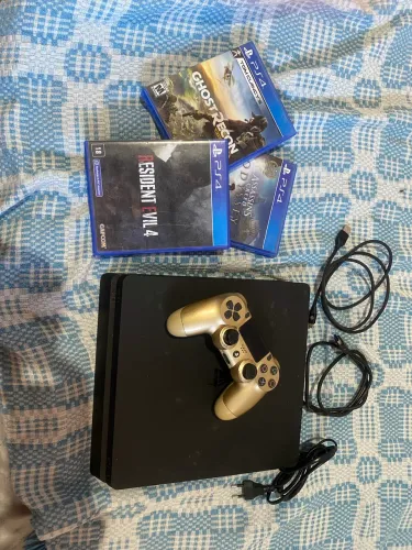 PlayStation 4 slim já com jogos
